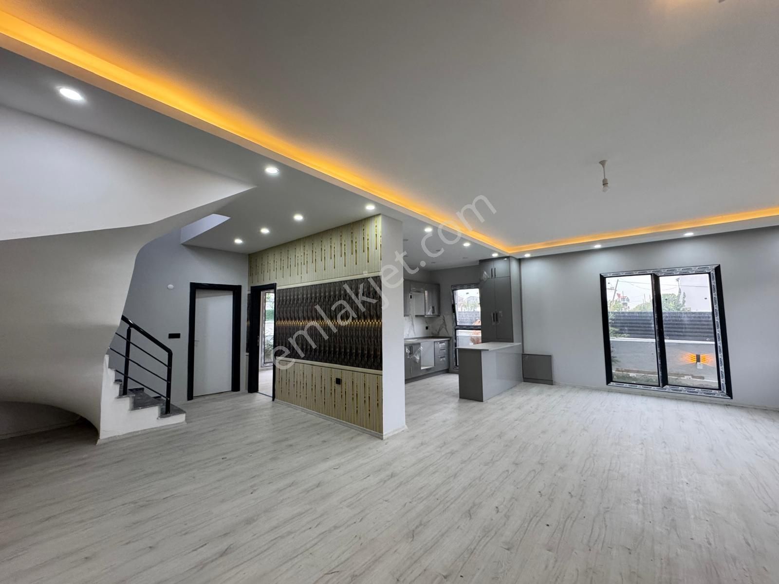 Yeniçiftlik Çeşmelide Lüks 4+1 Bahçeli Deniz Manzaralı Villa - Görsel 11