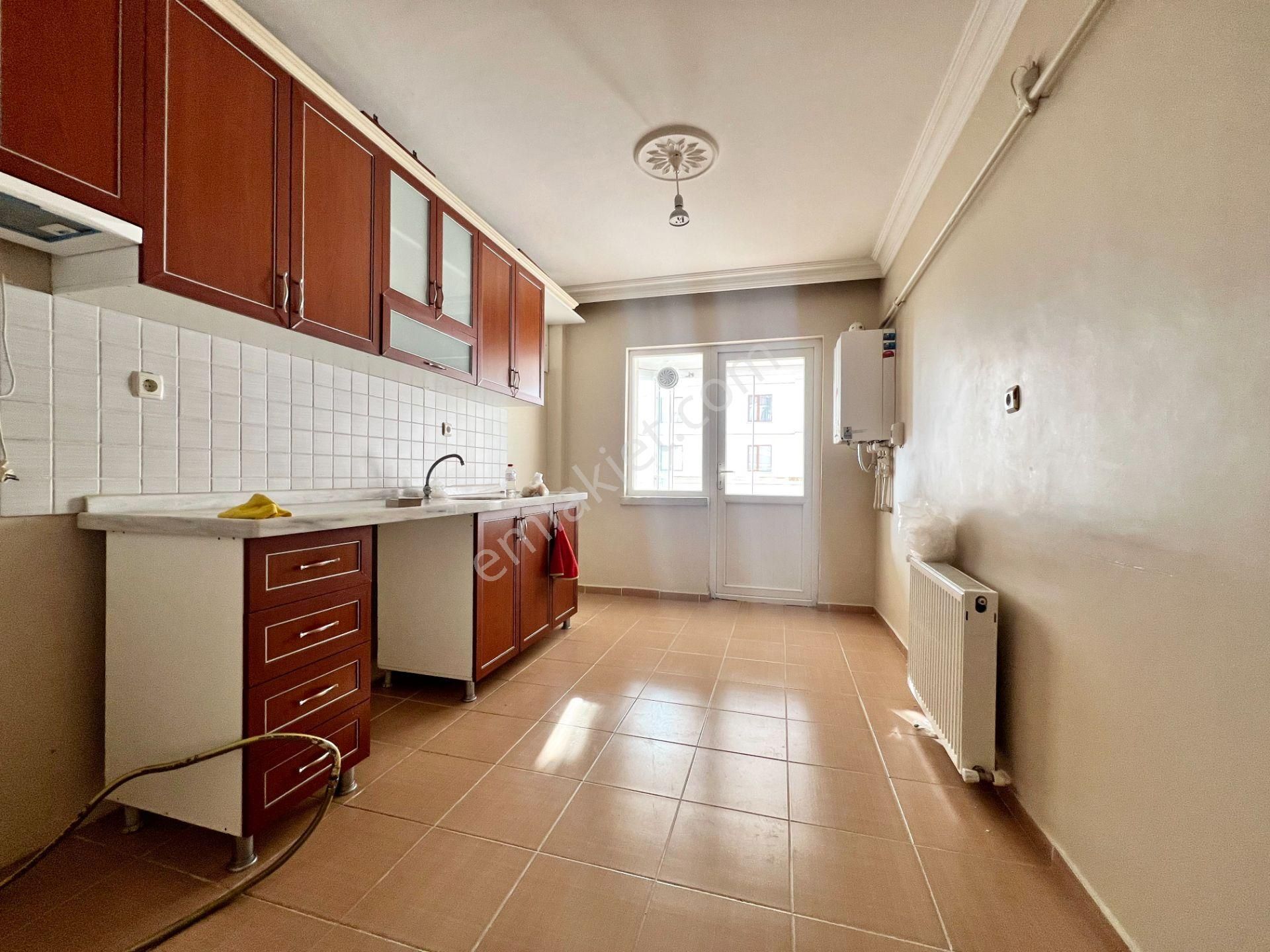 Cihandan Çiğdemtepe'de Selim Caddesi Üzerinde 3+1 Kiralık Daire - Görsel 3