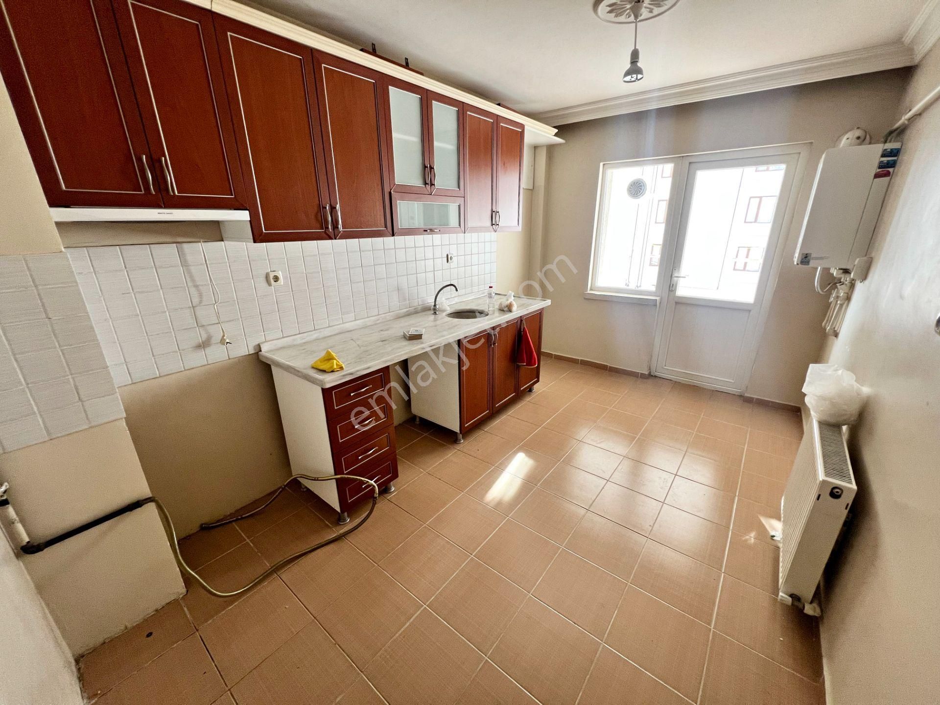 Cihandan Çiğdemtepe'de Selim Caddesi Üzerinde 3+1 Kiralık Daire