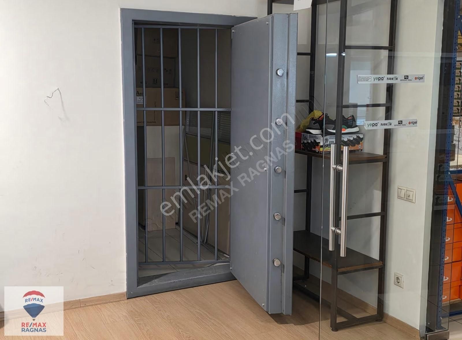 Dumankaya Plazada Prestijli Mağaza-ofis - Görsel 7