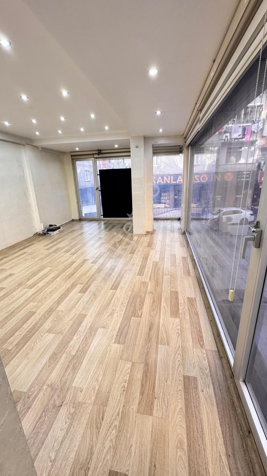 Üç Kardeşler'den Ordu Caddesi'nde 1+1 Kiralık Dükkan - Görsel 13