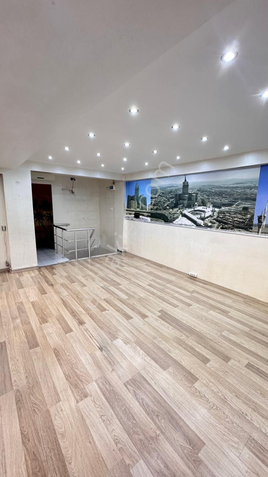 Üç Kardeşler'den Ordu Caddesi'nde 1+1 Kiralık Dükkan - Görsel 6