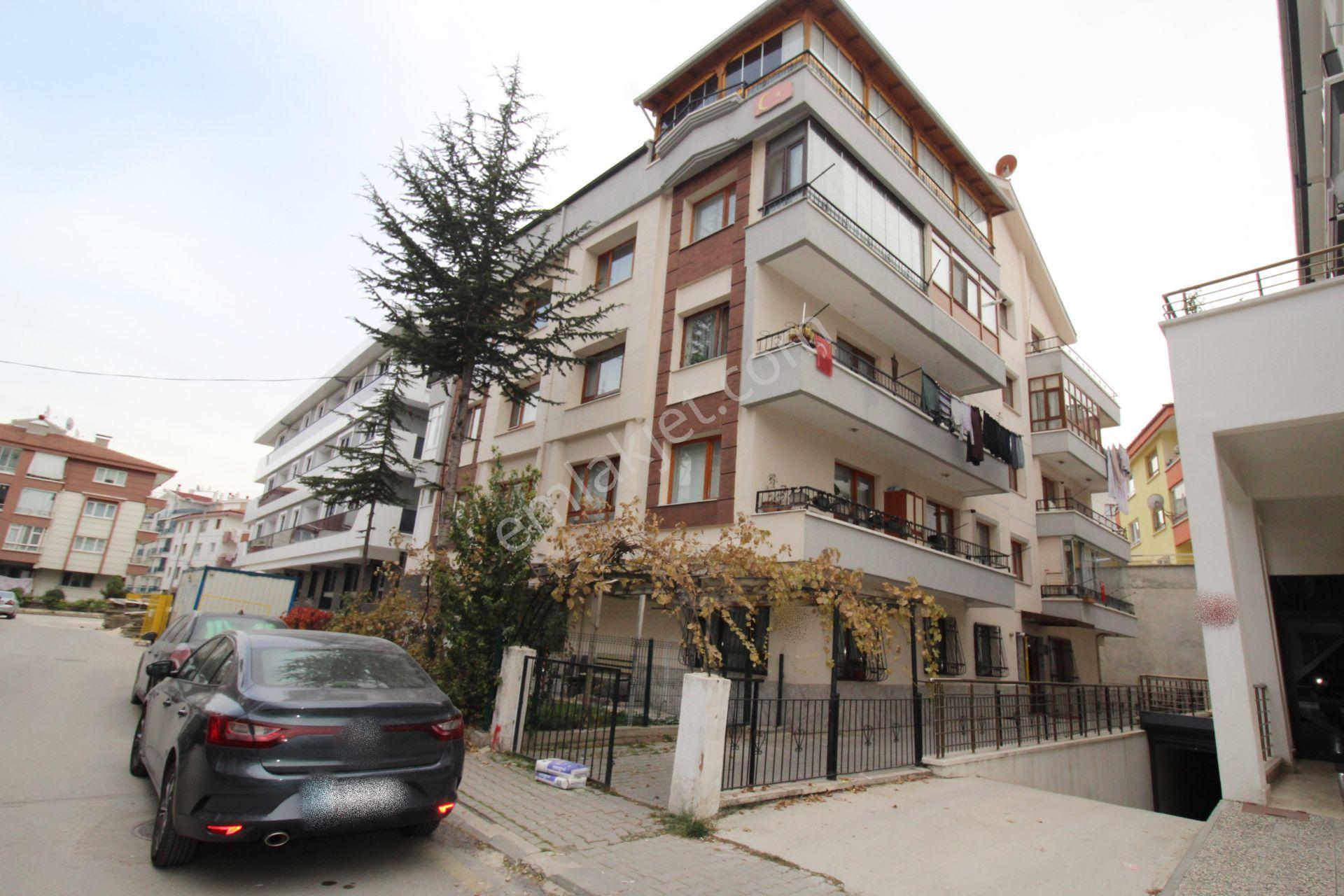 Krc'den Misket Mahallesinde Caddelere Yürüme Mesafesinde Satılık 6+1 Dubleks Teraslı Daire - Görsel 32