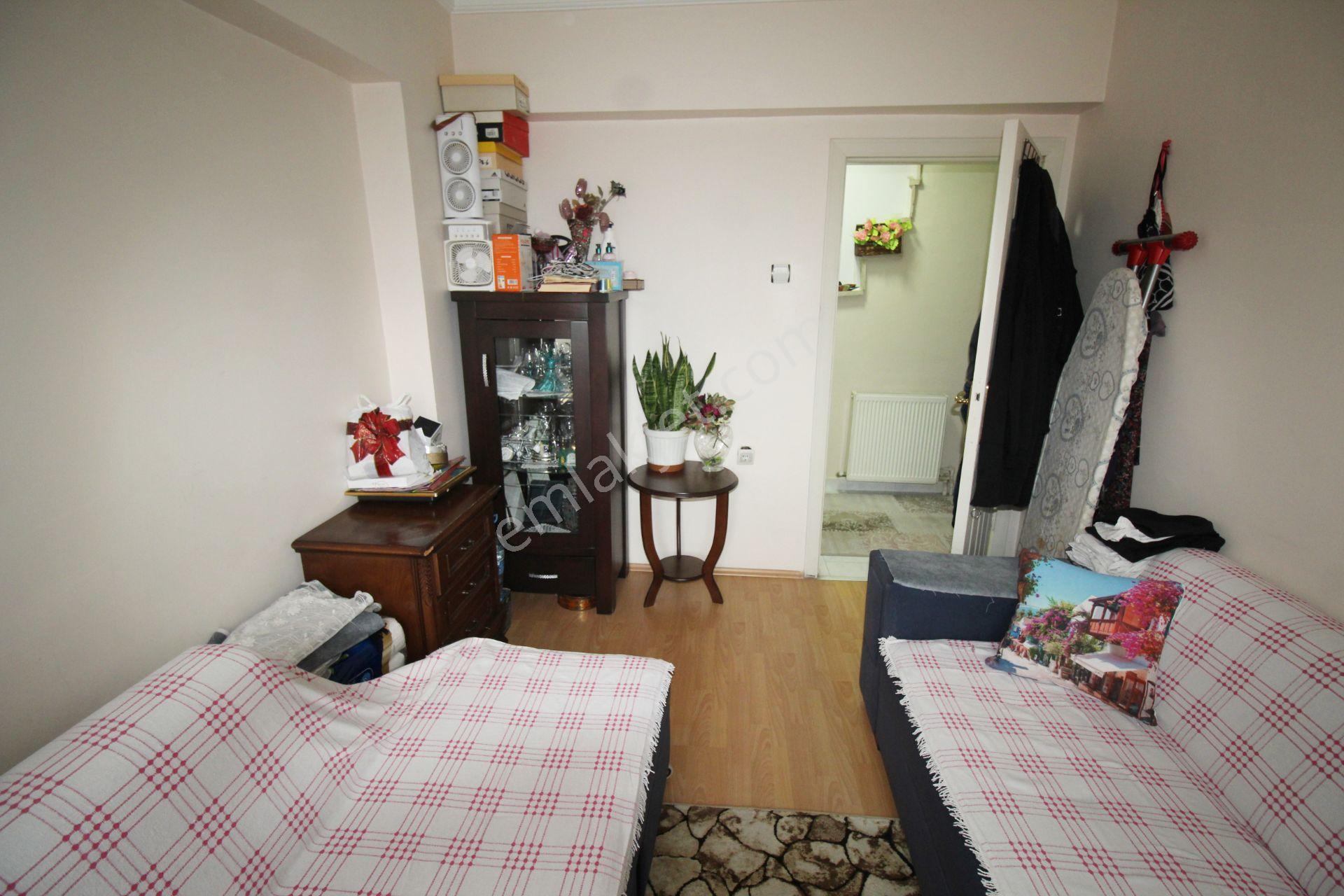 Krc'den Misket Mahallesinde Caddelere Yürüme Mesafesinde Satılık 6+1 Dubleks Teraslı Daire - Görsel 9