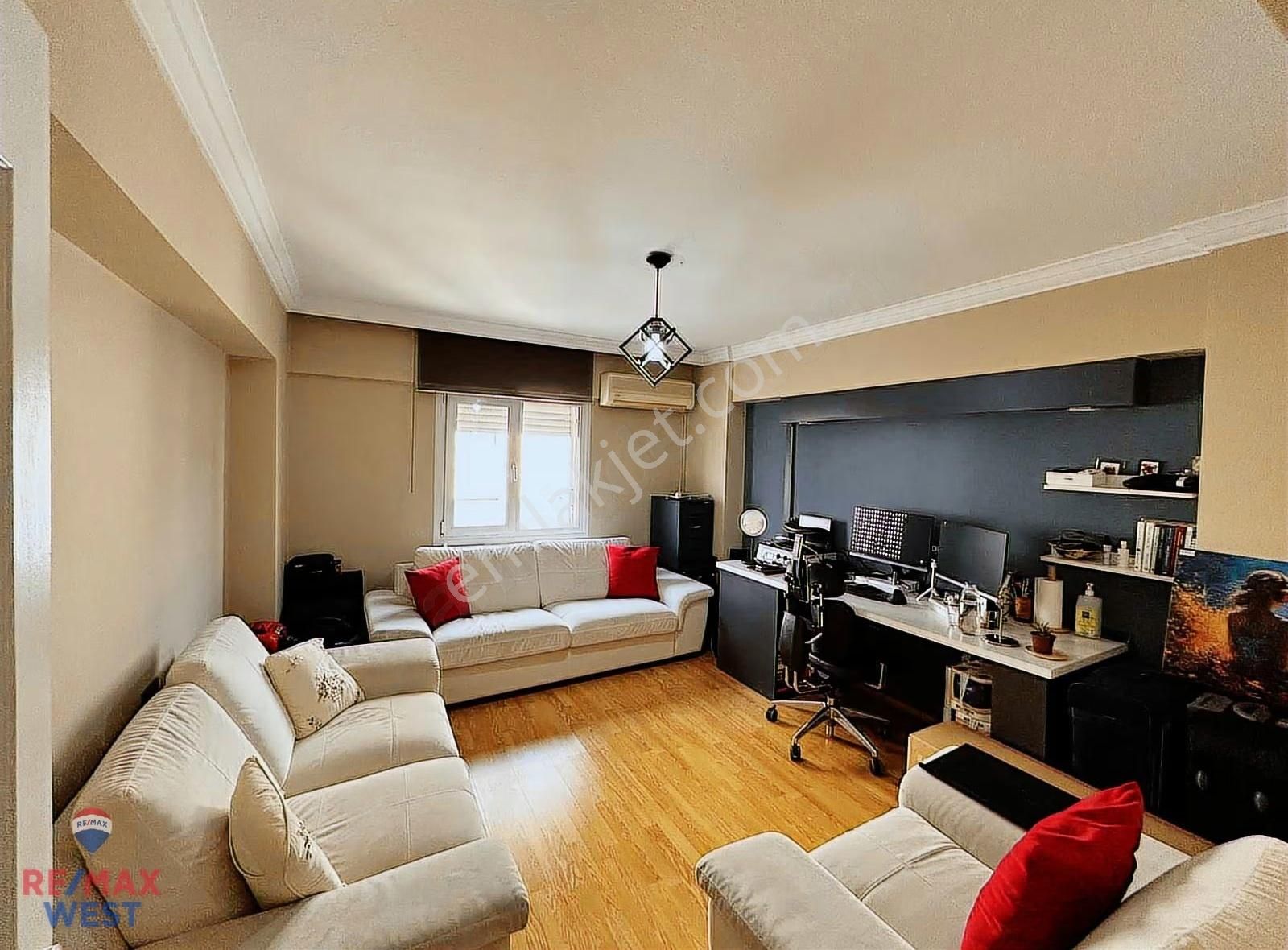 Yeni Girne Ana Cadde De Önü Açık Çok Geniş 3+1 Satılık Daire - Görsel 6