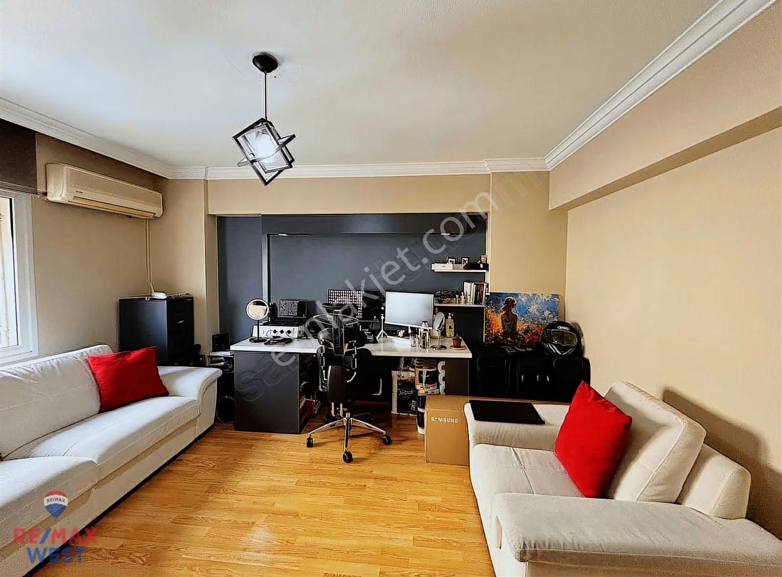 Yeni Girne Ana Cadde De Önü Açık Çok Geniş 3+1 Satılık Daire - Görsel 15