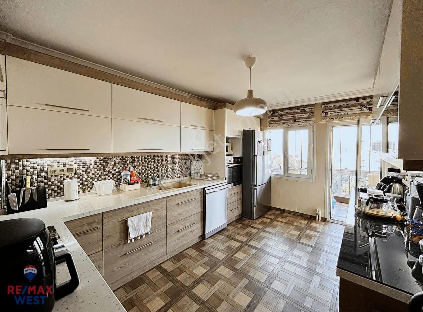 Yeni Girne Ana Cadde De Önü Açık Çok Geniş 3+1 Satılık Daire - Görsel 23