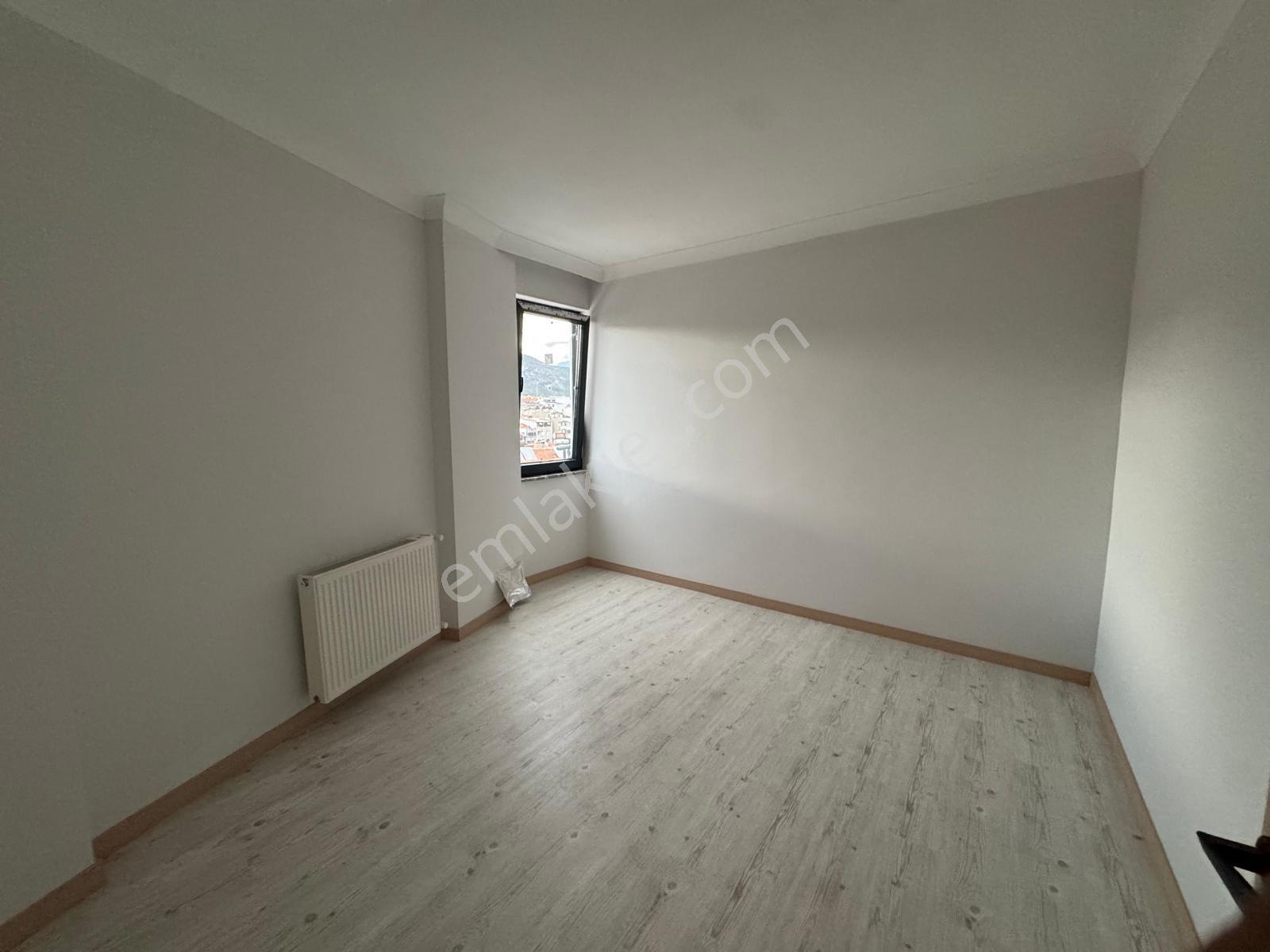 Edremitte 4+1 Geniş Manzaralı Oturuma Hazır Satılık Daire - Görsel 27