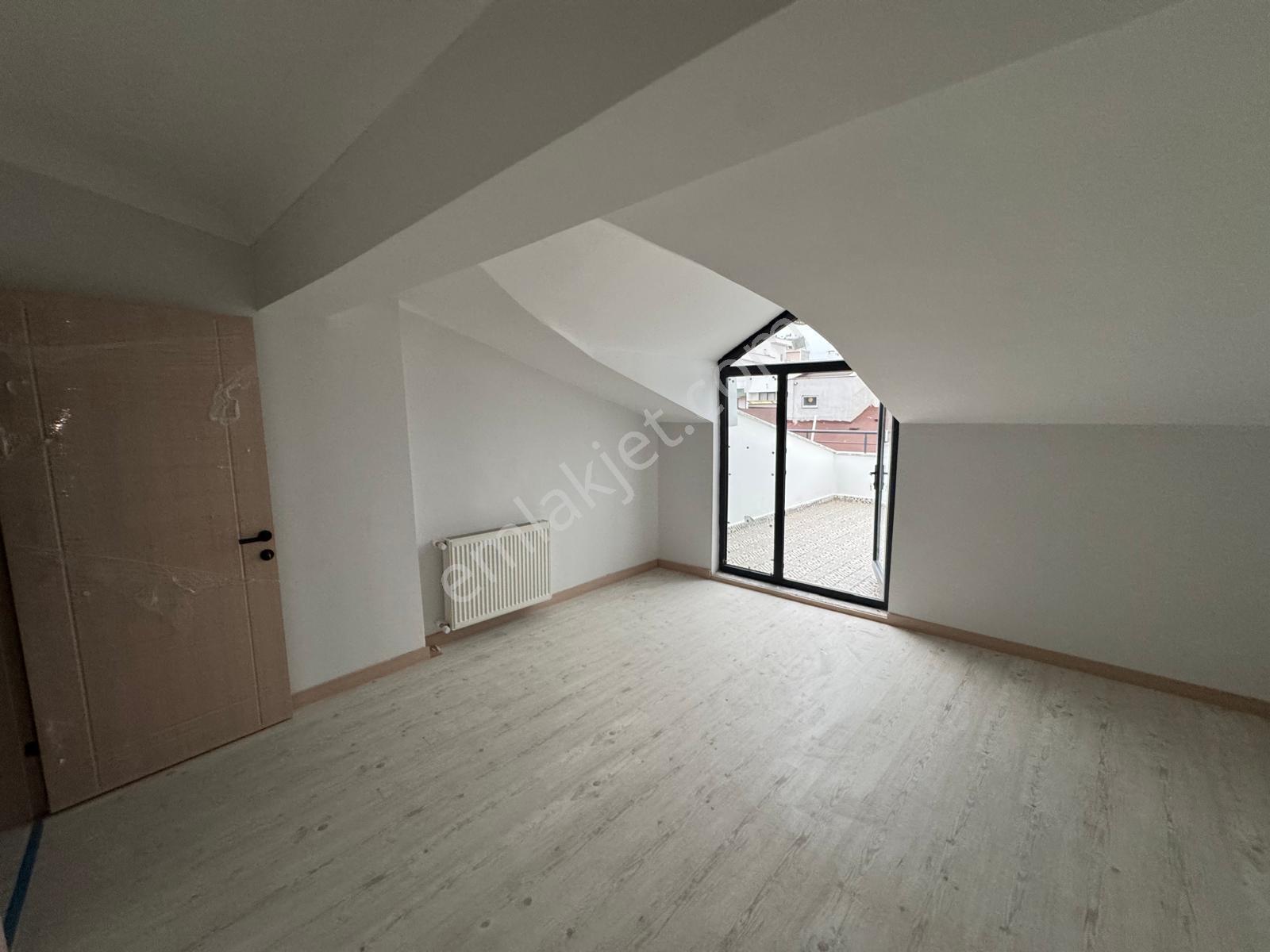 Edremitte 4+1 Geniş Manzaralı Oturuma Hazır Satılık Daire - Görsel 35