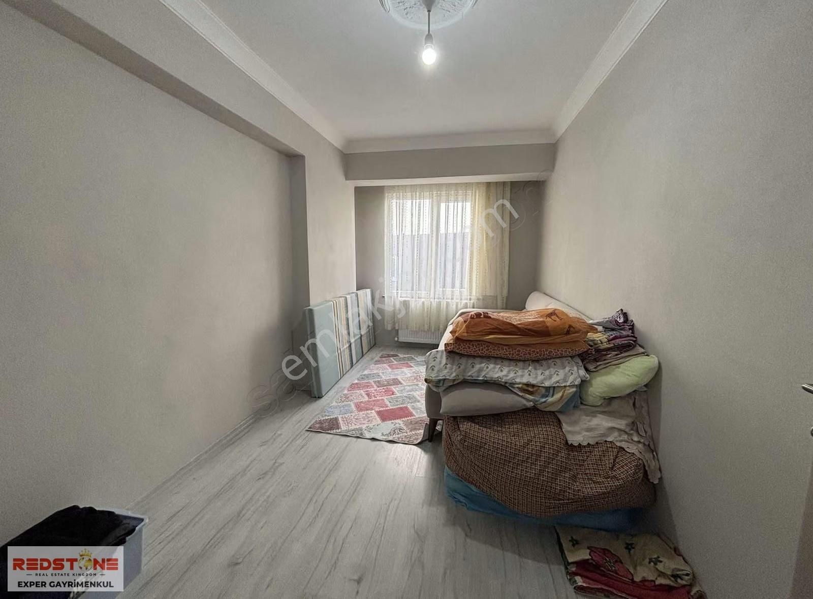 Karasuda Cadde Üzeri 4 Yıllık Binada Ara Kat Satılık Kupon Daire - Görsel 3