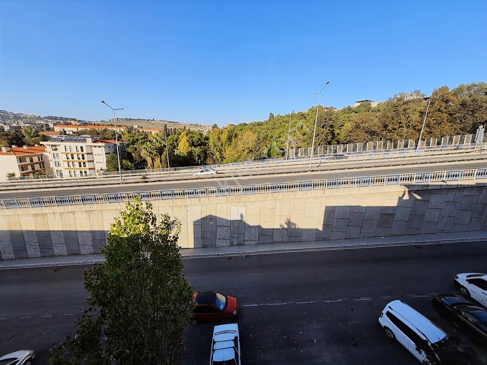 Buca Lalelimah.uçanyolyanı/doğa Manzaralı/teraslı//otoparklı/3+1 - Görsel 21