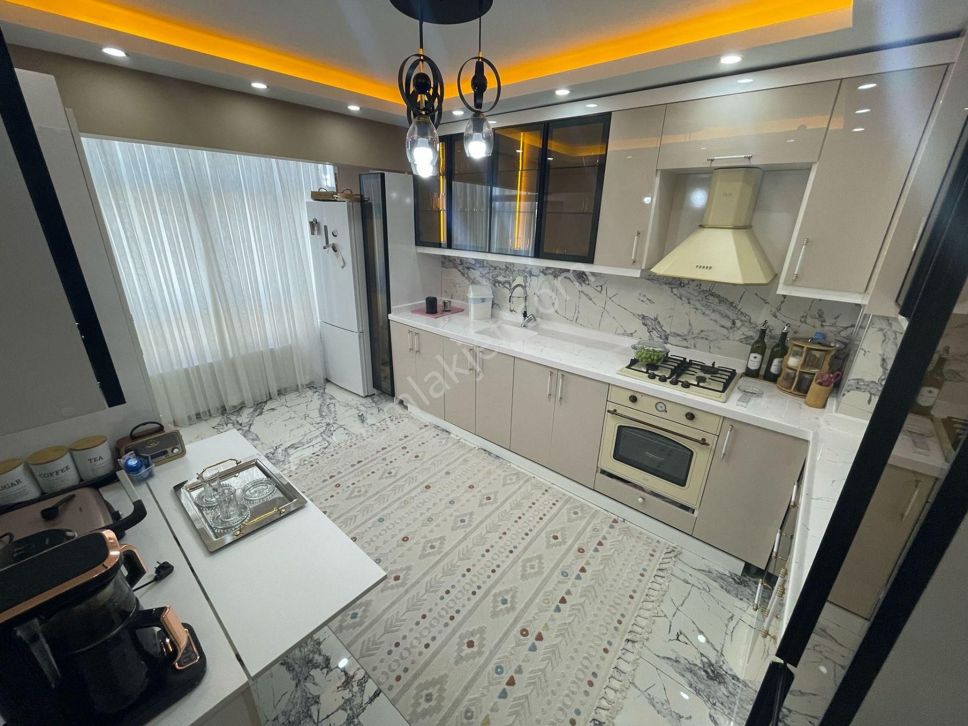 Sincan Mareşalda 3+1 Full Yapılı Ara Kat Trene Yakın Lüks Daire