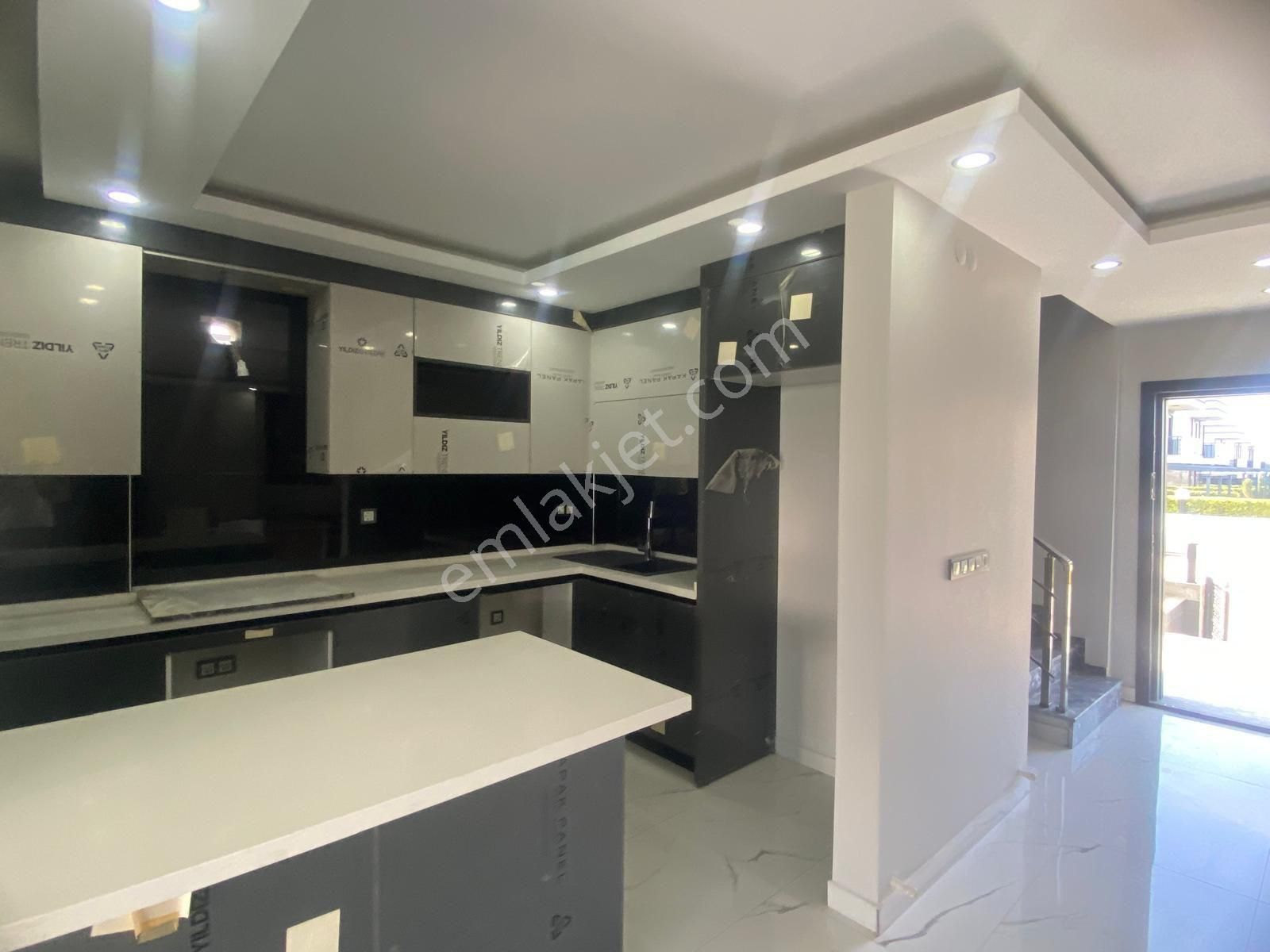 Villastar Emlak Dan, Davutlar Da, Denize Yakın, Akıllı Ev, 3+1 Odalı, Ortak Havuzlu Villa - Görsel 11