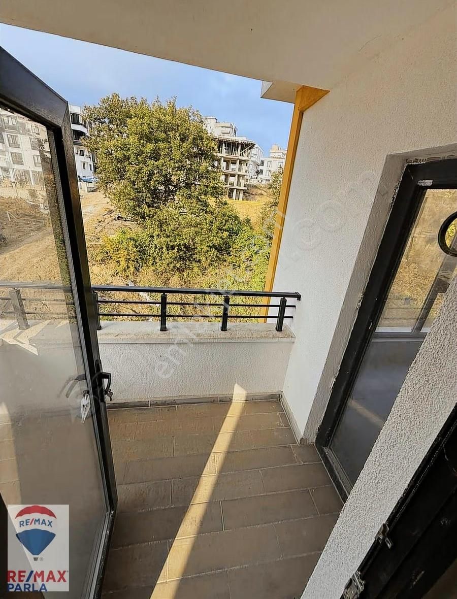 Kaliteli İşçilikli 3 Katlı Binada Fırsat Daire - Görsel 11