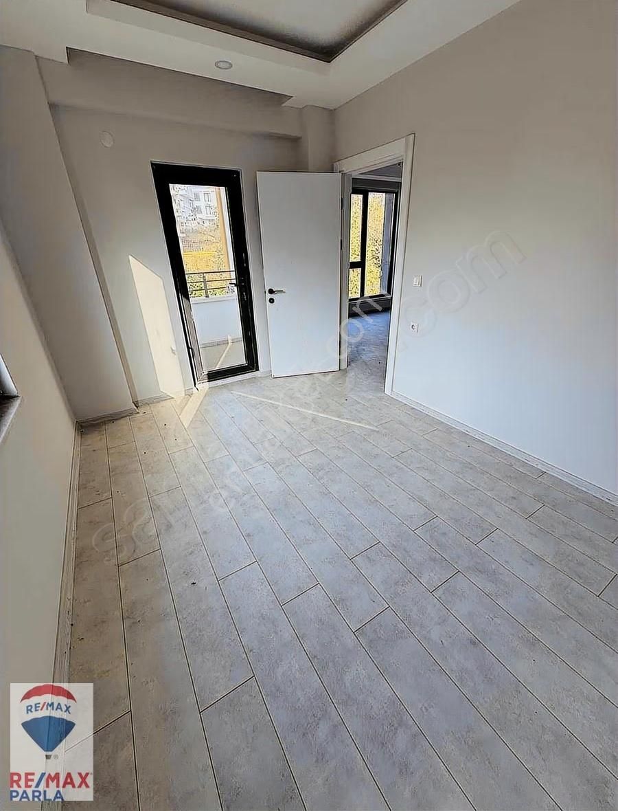 Kaliteli İşçilikli 3 Katlı Binada Fırsat Daire - Görsel 17