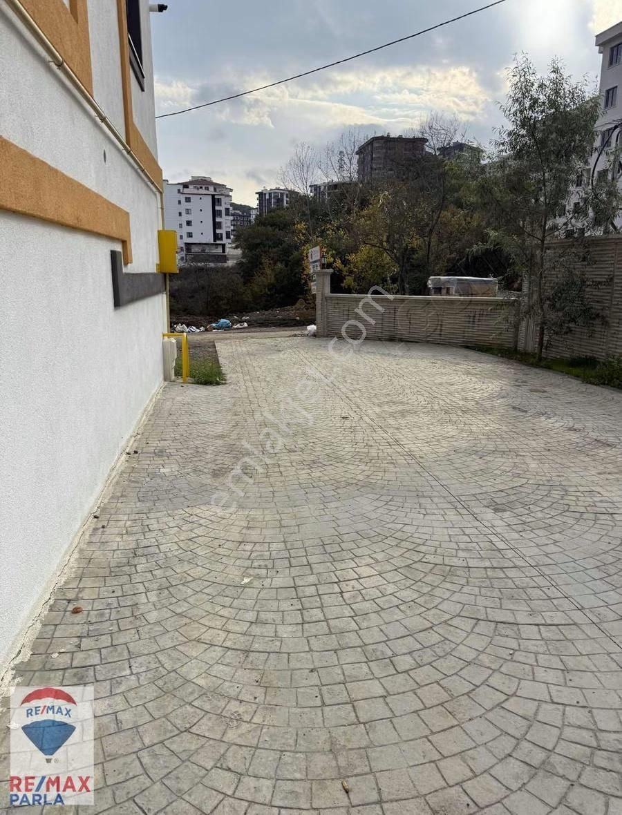 Kaliteli İşçilikli 3 Katlı Binada Fırsat Daire - Görsel 23