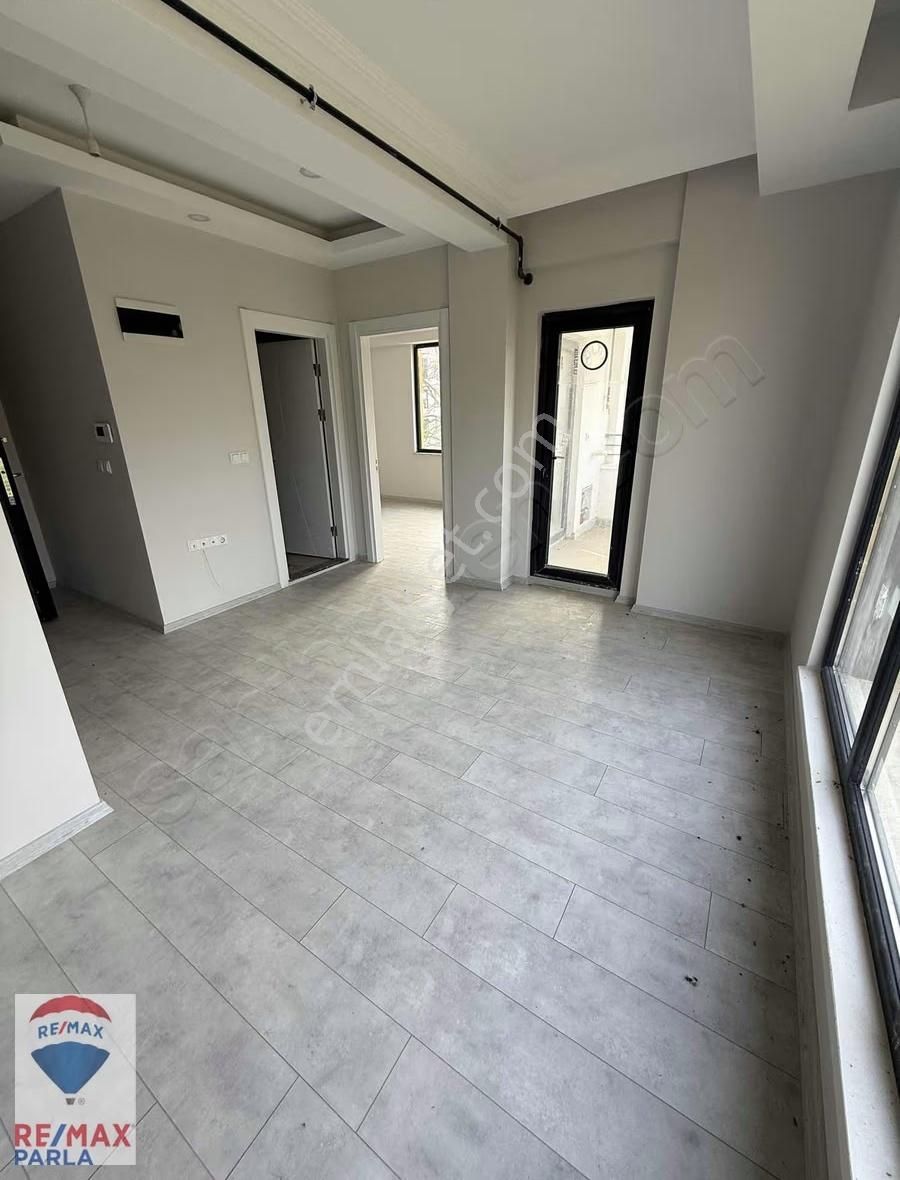 Kaliteli İşçilikli 3 Katlı Binada Fırsat Daire - Görsel 15