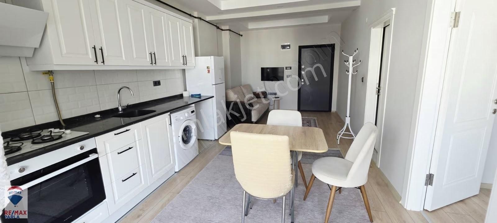 Toplu Konut Bulvarında 1+1 Eşyalı Satılık Daire - Görsel 9