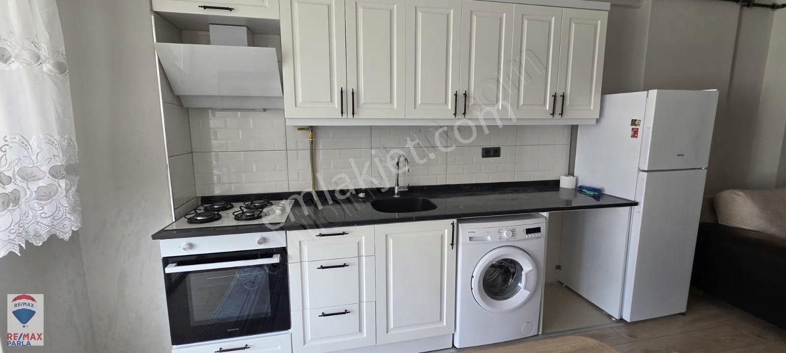 Toplu Konut Bulvarında 1+1 Eşyalı Satılık Daire - Görsel 6