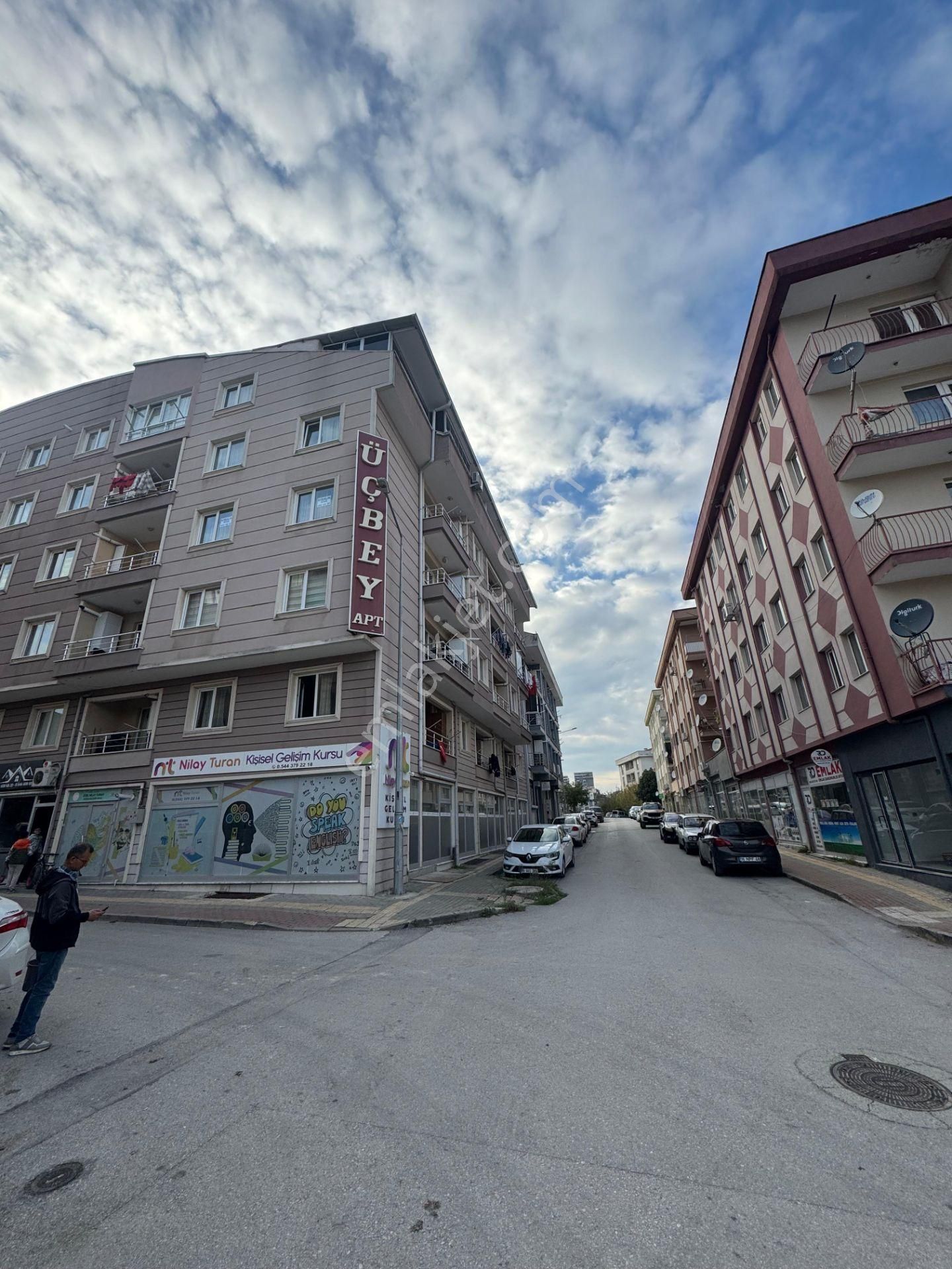 Bahar'dan Dumlupınar'da İçi Yenilenmiş Eşyalı 2+1 Balkonlu Daire - Görsel 2