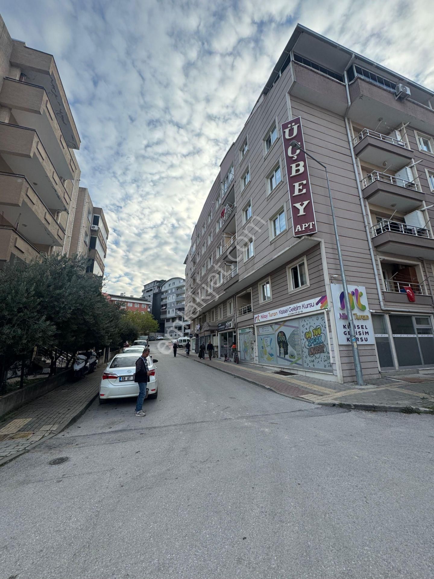 Bahar'dan Dumlupınar'da İçi Yenilenmiş Eşyalı 2+1 Balkonlu Daire - Görsel 3