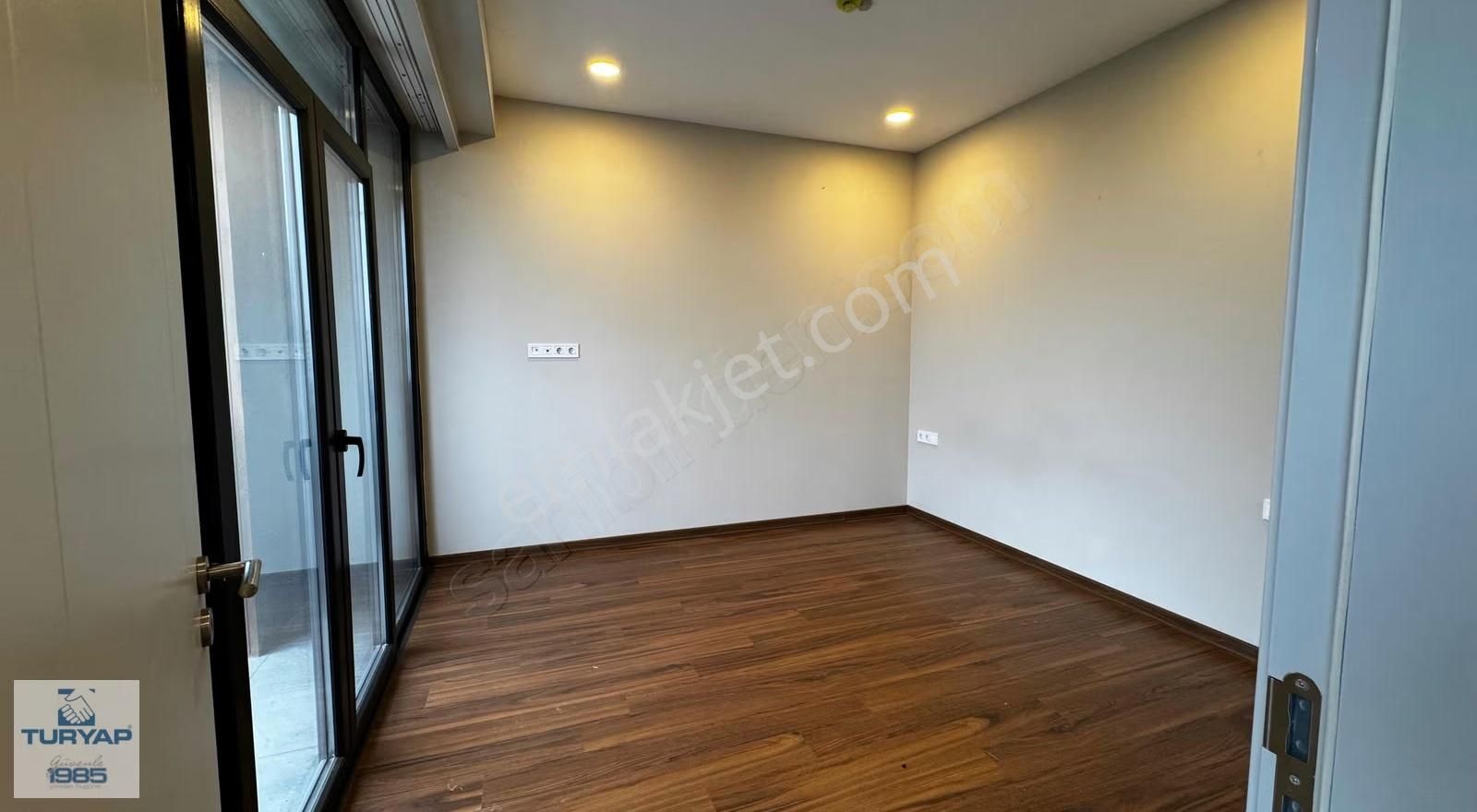 Turyaptan Semt77 Begonya Sitesinde 1+1 Kiralık Daire - Görsel 2