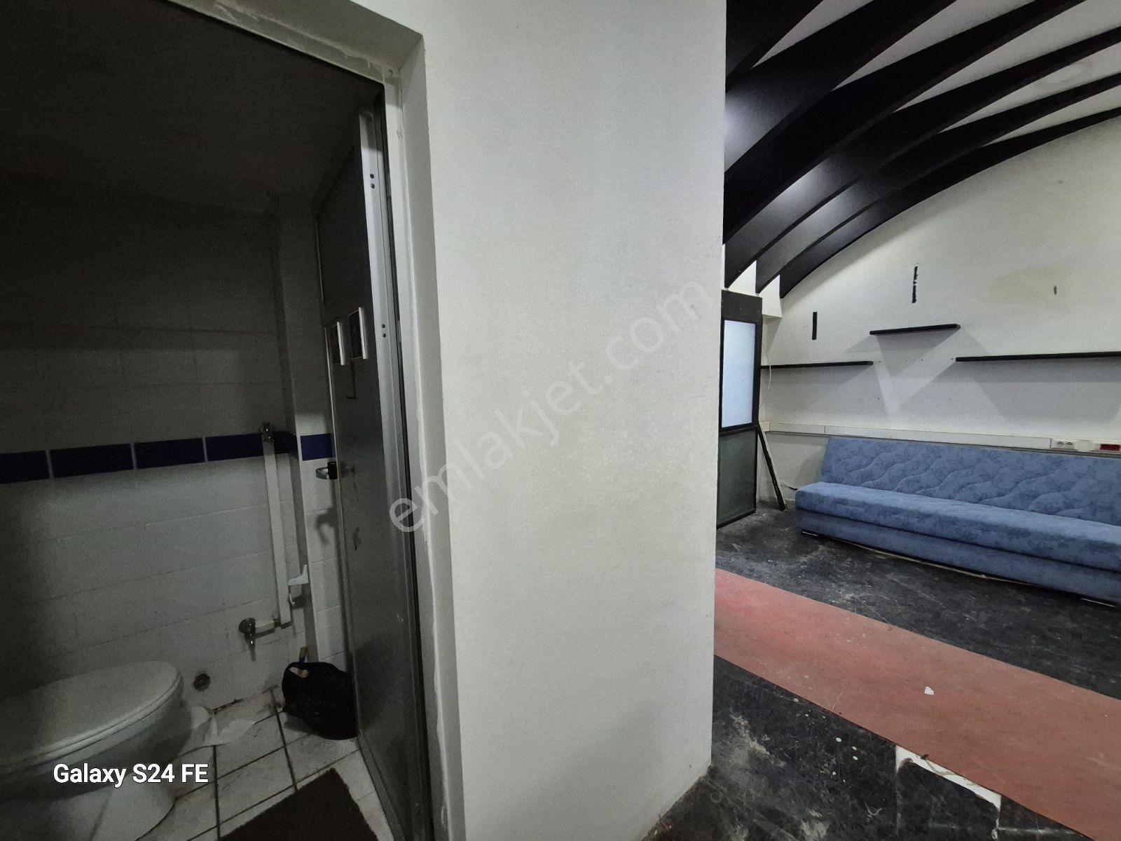 Alsancak Merkezde Bahçeli Ön Kullanımlı Satılık Büyük Dükkan - Görsel 16