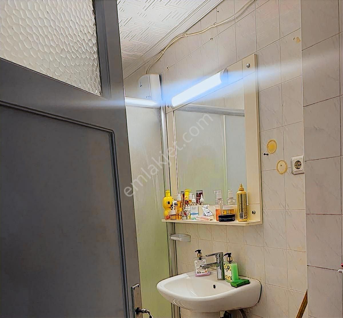 Alsancak Merkezde Eşyalı Satılık 1+1 Daire - Görsel 9