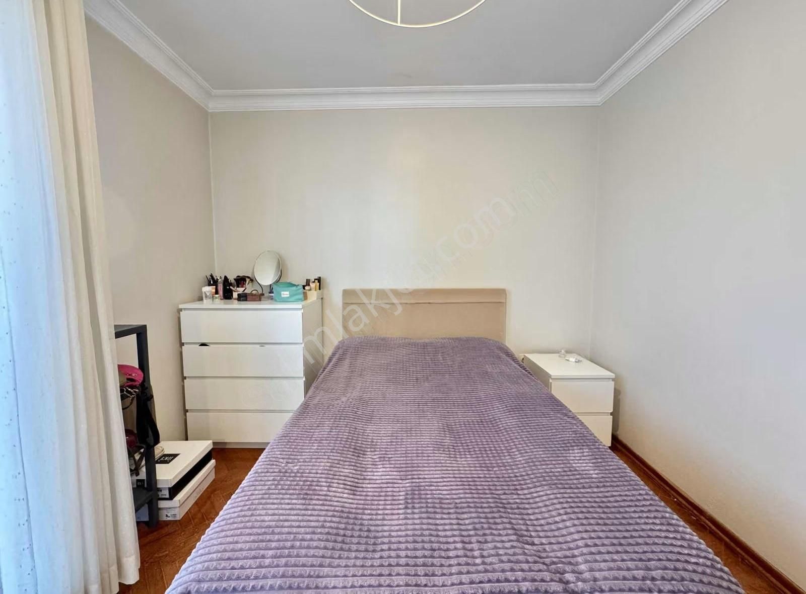 Alsancak Talatpaşa Caddesin'de 4+1 Satılık Çift Cephe Daire - Görsel 3