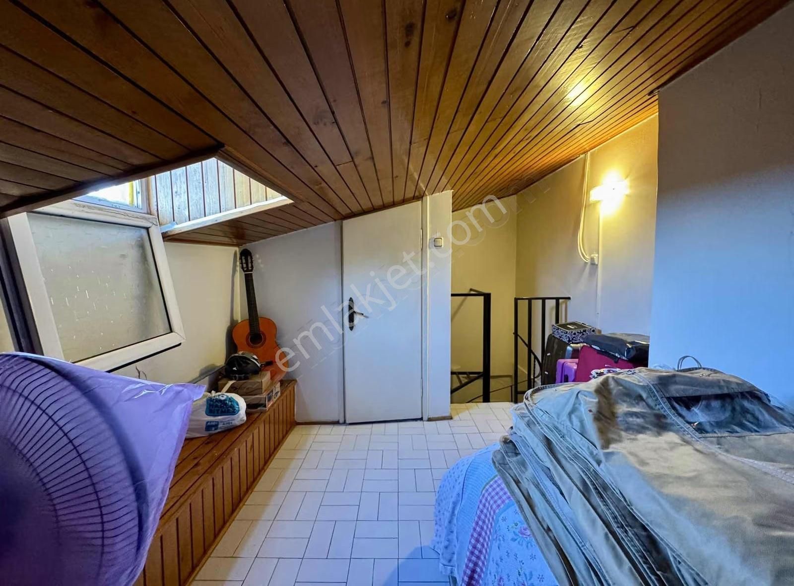 Alsancak Talatpaşa Caddesin'de 4+1 Satılık Çift Cephe Daire - Görsel 8