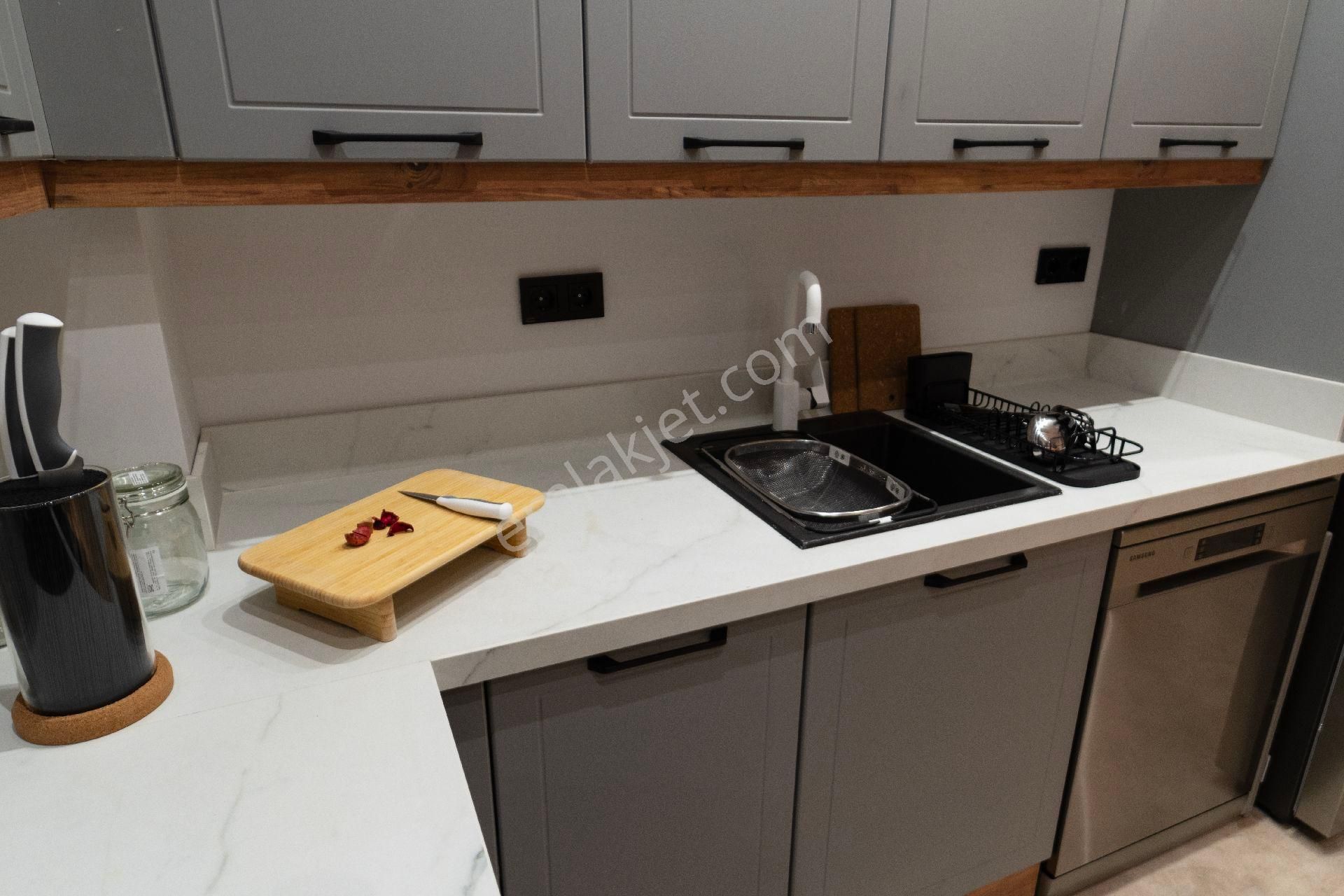 Değirmendere Mevkiinde Doğalgazlı Asansörlü Otoparklı Yüzme Havuzlu Sitede 1+1 60m2 Daireler - Görsel 13