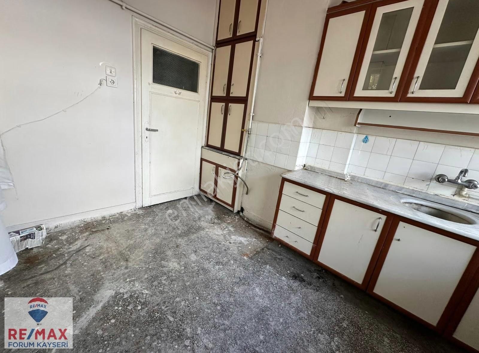Kılıçarslan Mahallesinde Yatırımlık Fırsat Daire 2.5+1 - Görsel 4