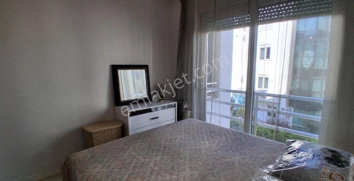 Konyaaltı Limanda Denize 300m Havuzlu Satılık 1+1 Full Eşyalı Kiralık Daire - Görsel 10