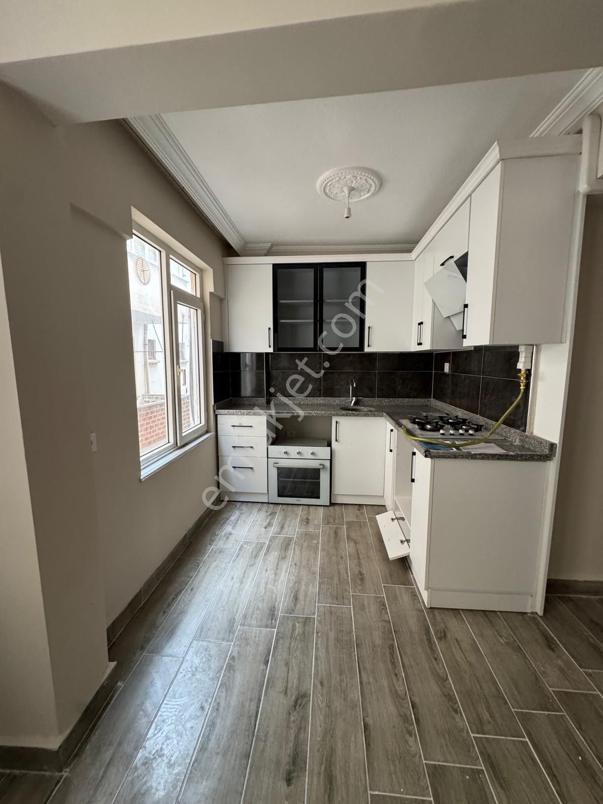 Edremit Merkez'de 2+1 Arakat Doğalgazlı Kiralık Daire - Görsel 10