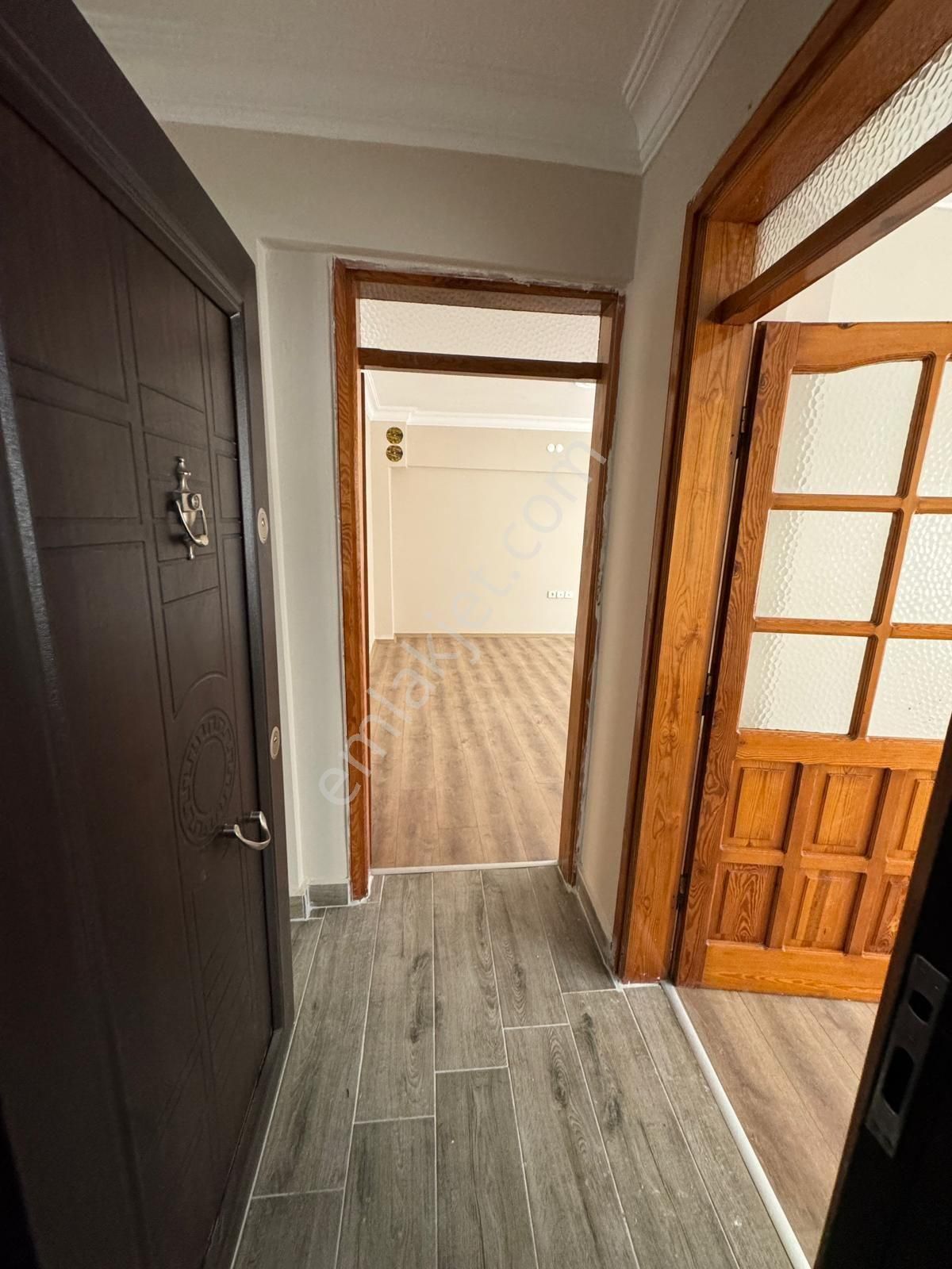 Edremit Merkez'de 2+1 Arakat Doğalgazlı Kiralık Daire