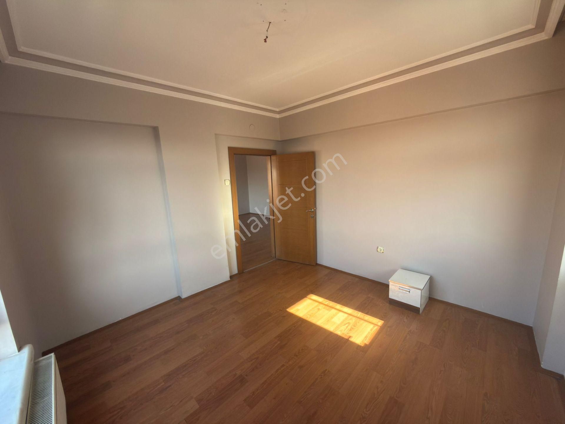 Sanatoryum Caddesi Üzerinde Bakımlı 3+1 Kiralık Daire - Görsel 2