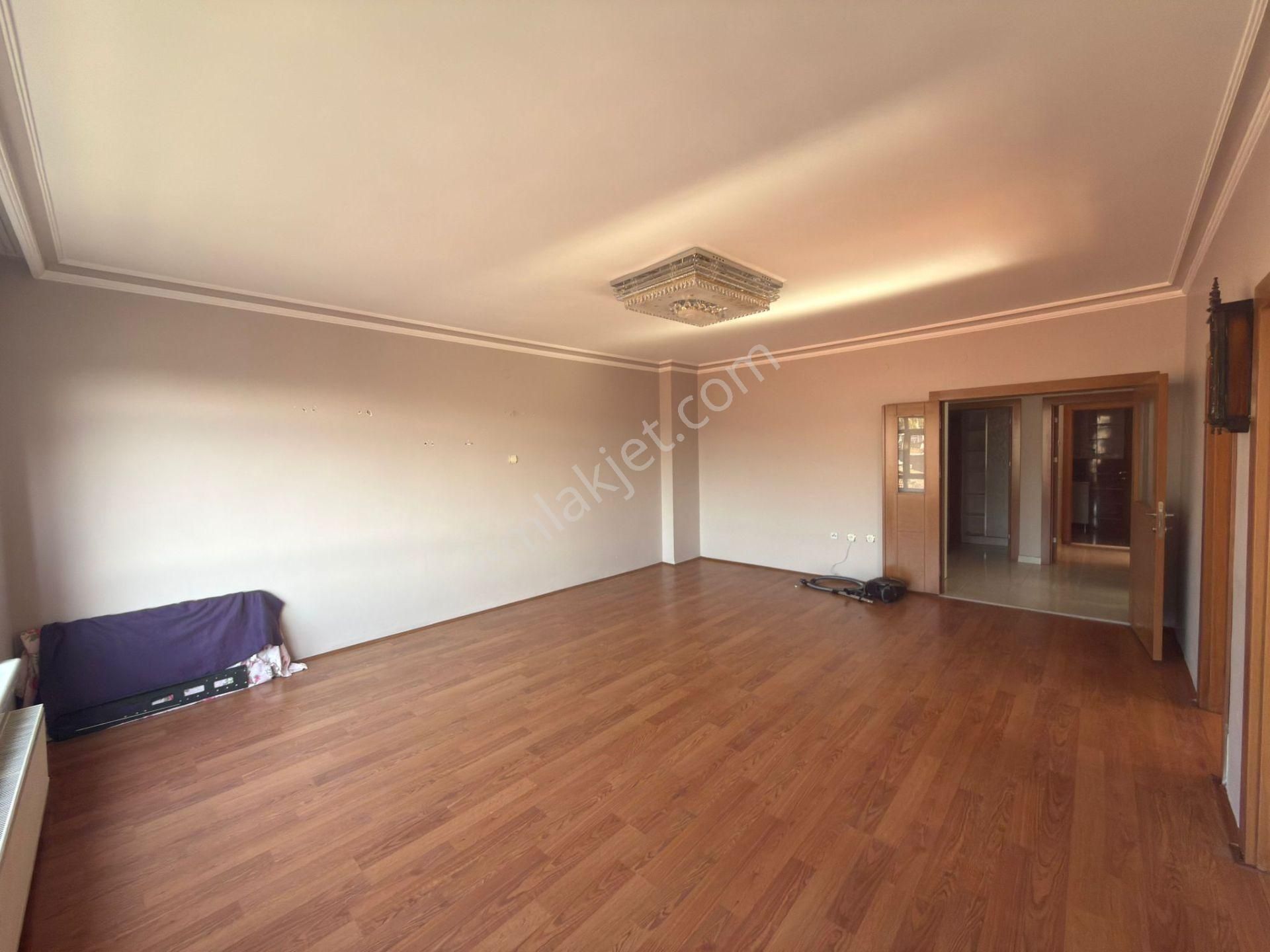 Sanatoryum Caddesi Üzerinde Bakımlı 3+1 Kiralık Daire - Görsel 3