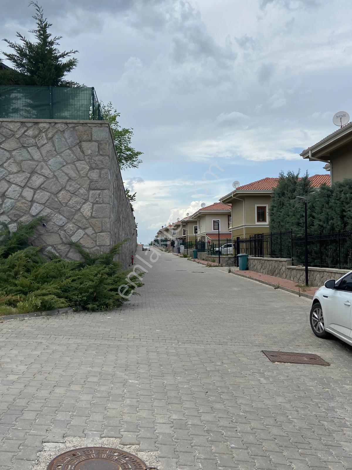 Mebuskent'de 3 Katlı Full Yapılı 7+2 Geniş Tip Lüks Villa - Görsel 12