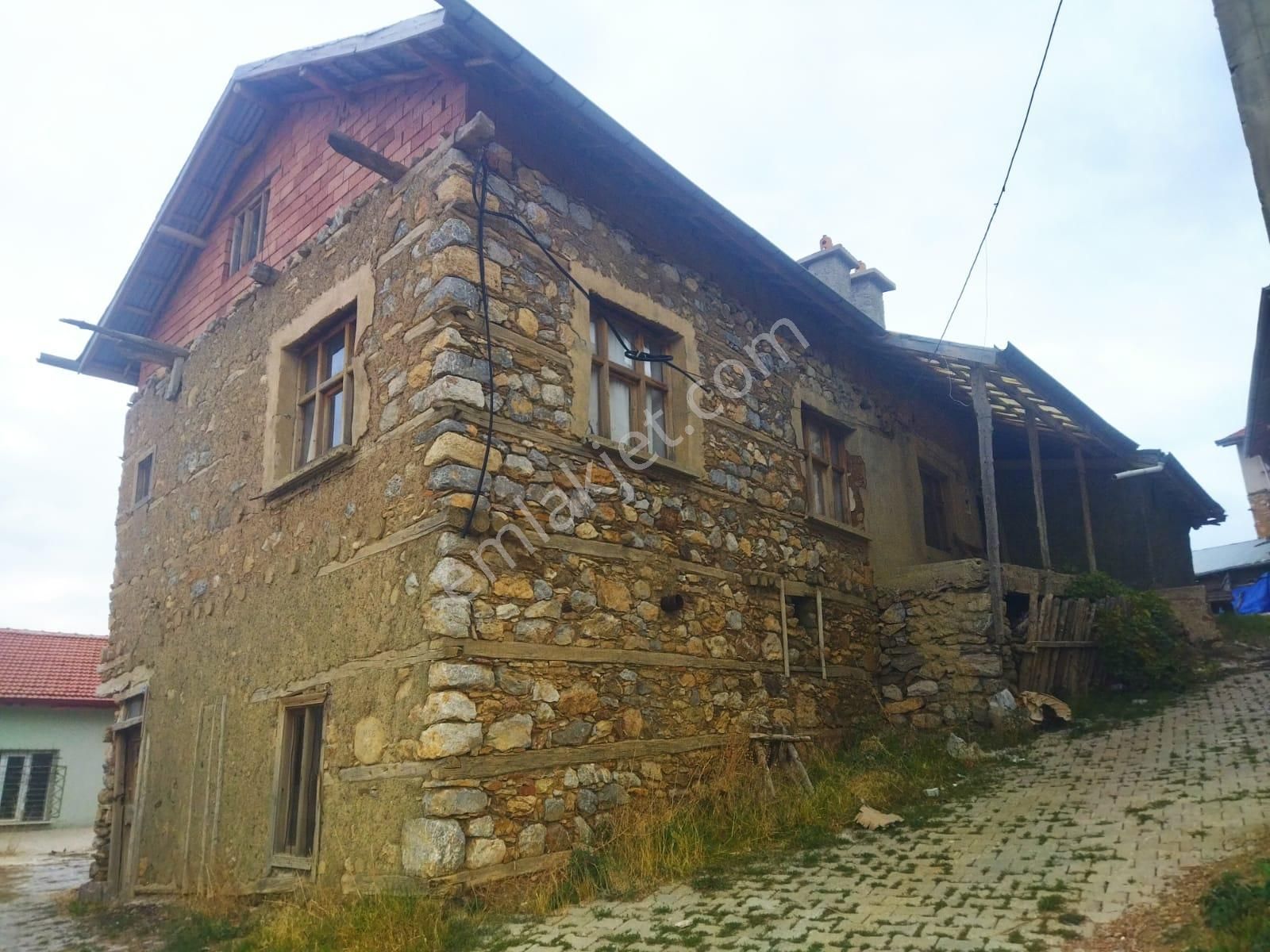 Acil İhtiyaçtan Satılık Köy Evi - Görsel 2