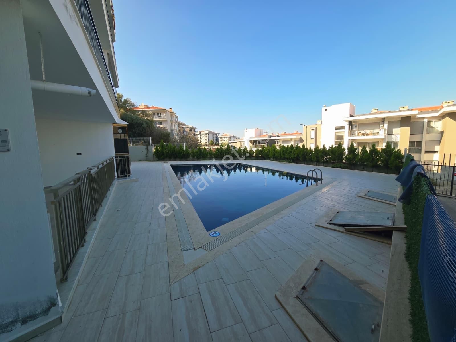 Aclass'dan Kuşadasında Satılık-manzara-güvenlik-havuz-peyzaj-kapalı Otopark-yeni-doğalgazlı-lüx 3+1 - Görsel 4