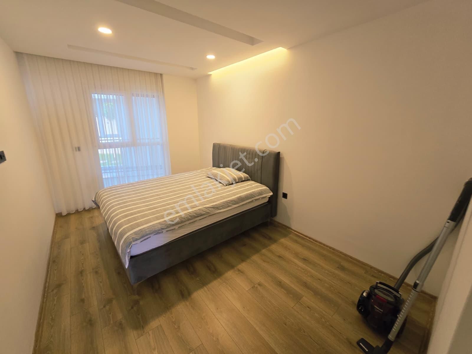 Aclass'dan Kuşadasında Satılık-manzara-güvenlik-havuz-peyzaj-kapalı Otopark-yeni-doğalgazlı-lüx 3+1 - Görsel 11