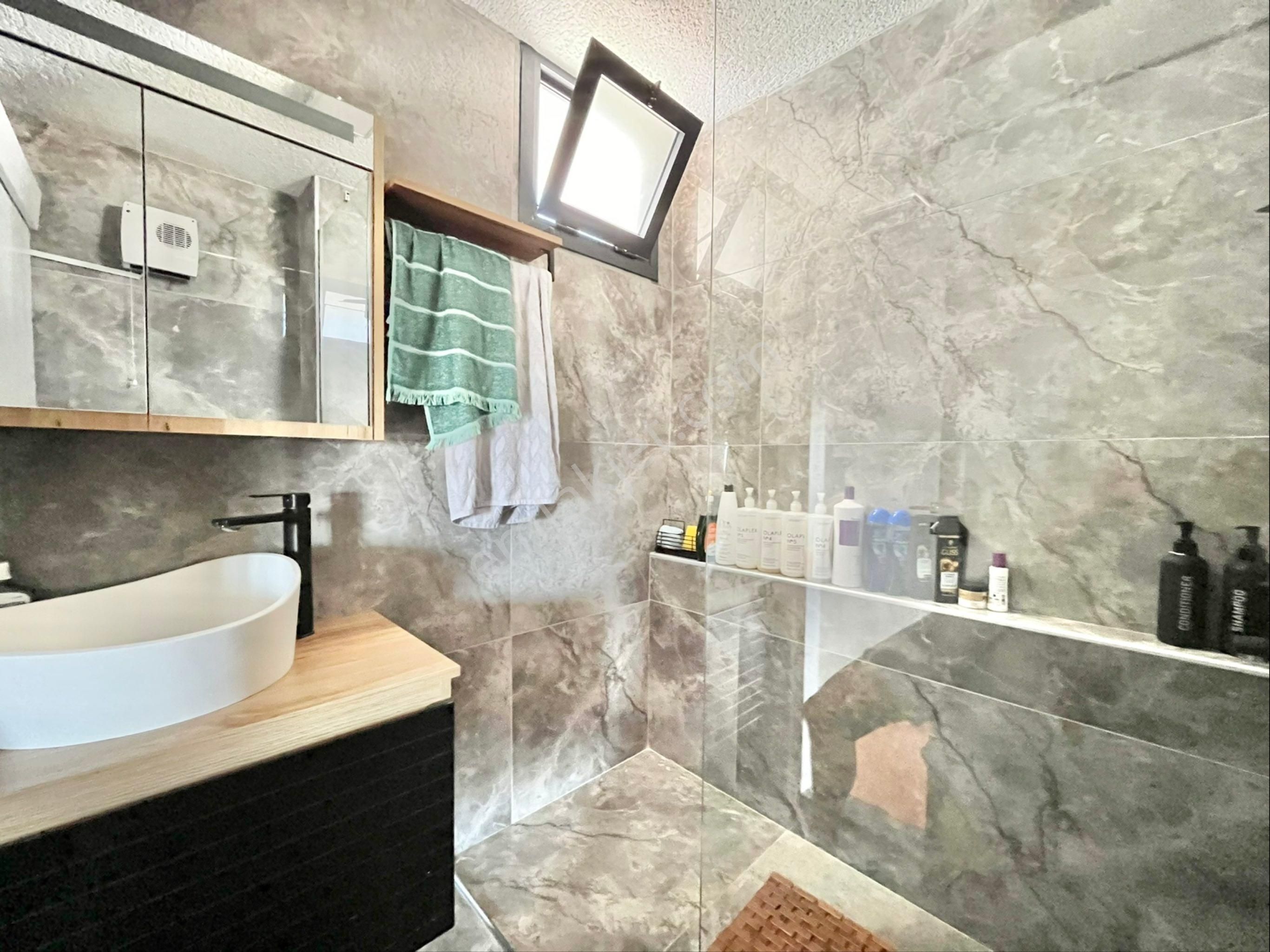 Bodrum Bagla`da Deniz Manzaralı 3+1 Triplex Villa - Görsel 25