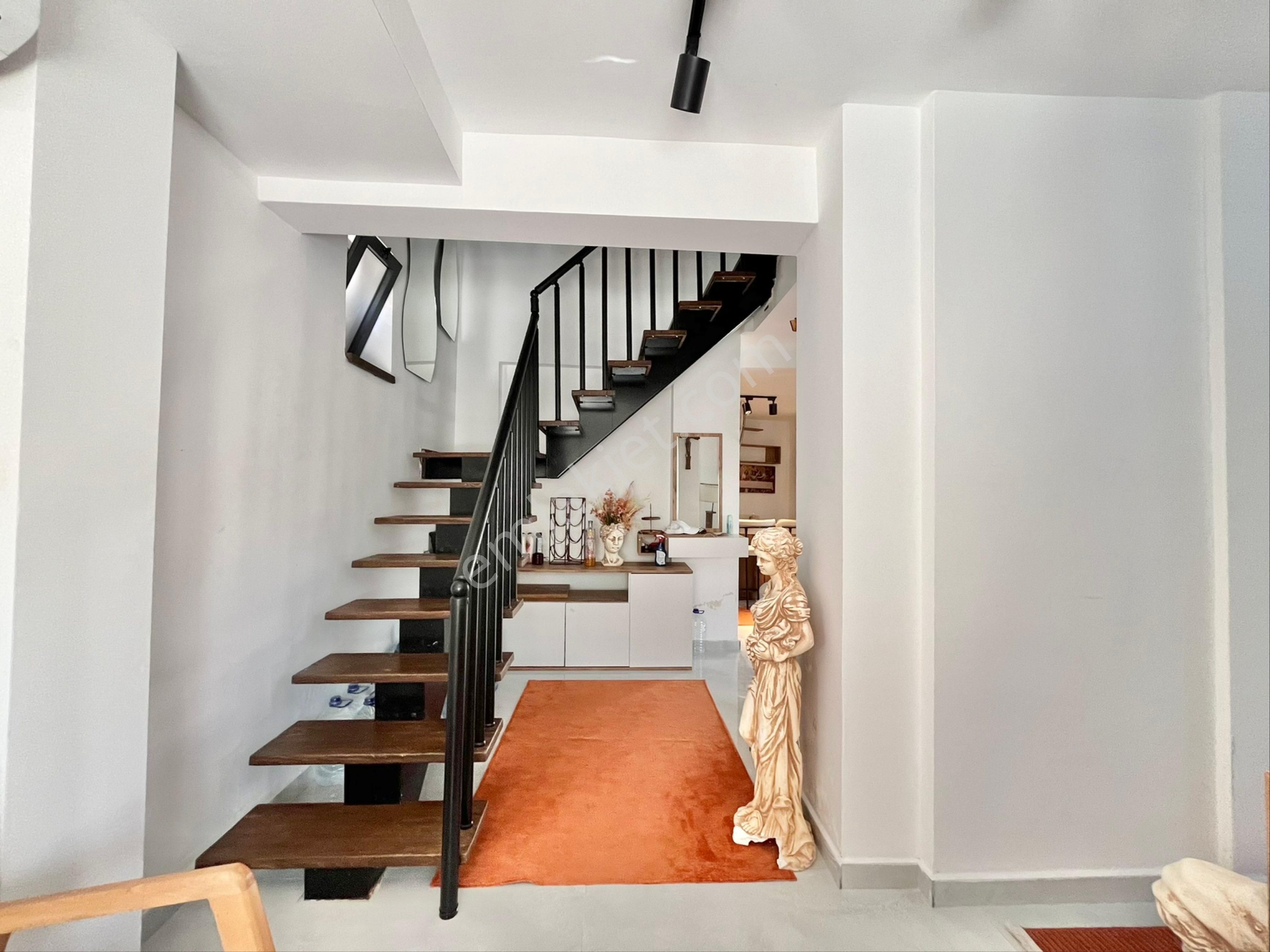 Bodrum Bagla`da Deniz Manzaralı 3+1 Triplex Villa - Görsel 8