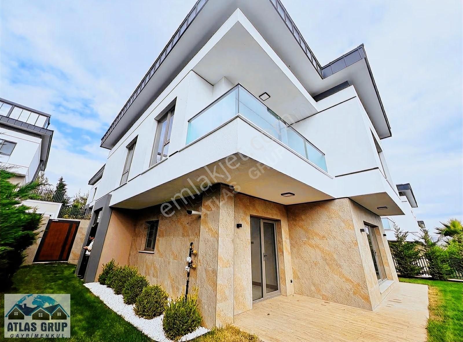 Beylikdüzü Kavaklı Da Lotus Site İçerisinde Müstakil Villalar !!