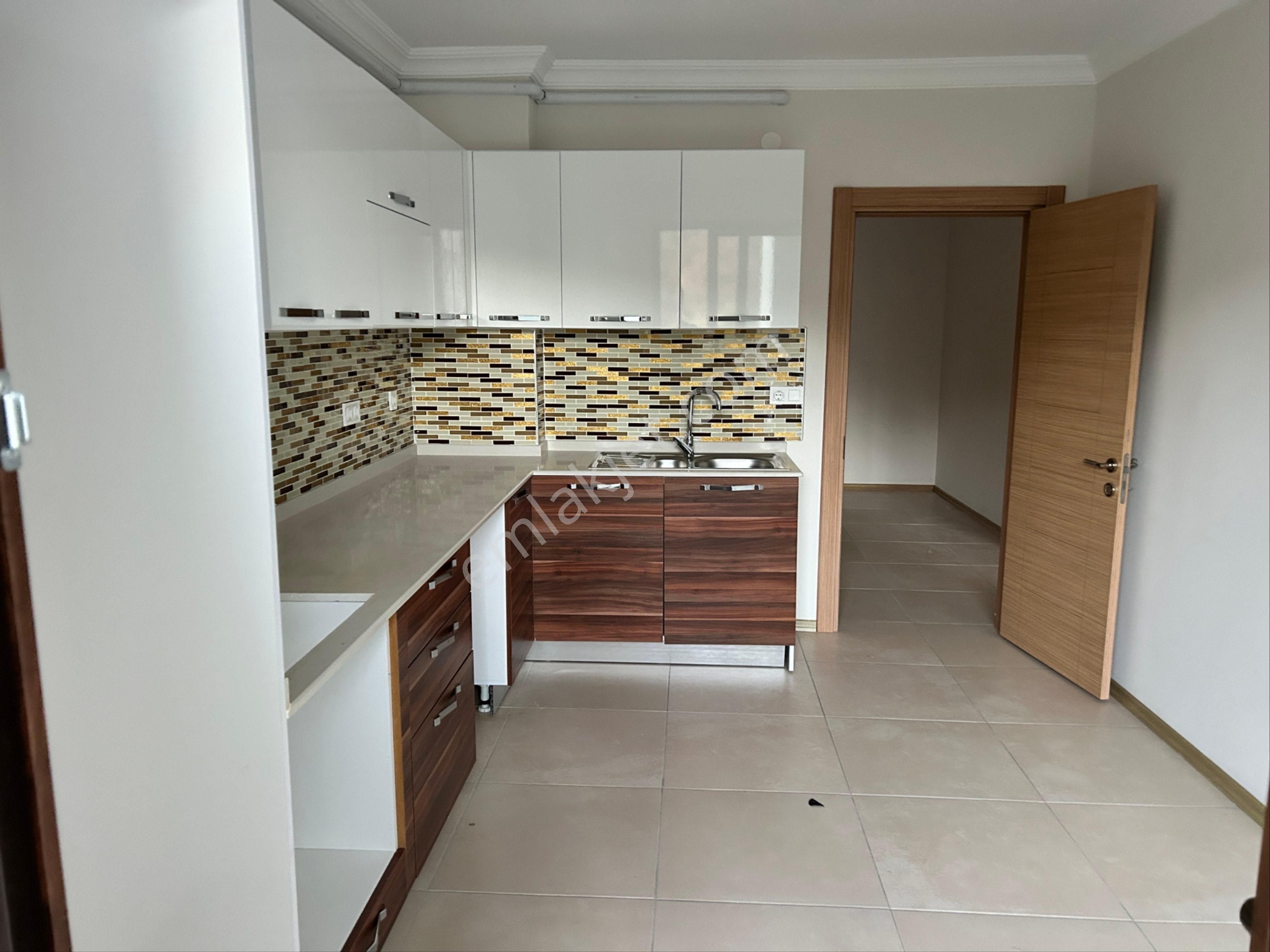 Trabzon Pelitlide Kiralık Daire /2+1 /138 M2 / Ebeveyn Banyolu - Görsel 8