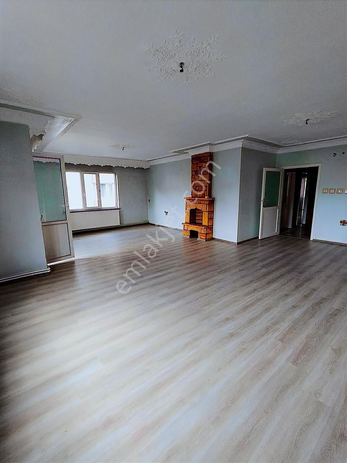 Kazımiye Mahallesinde 3+1 Geniş Kullanım Alanlı Kiralık Daire! - Görsel 14