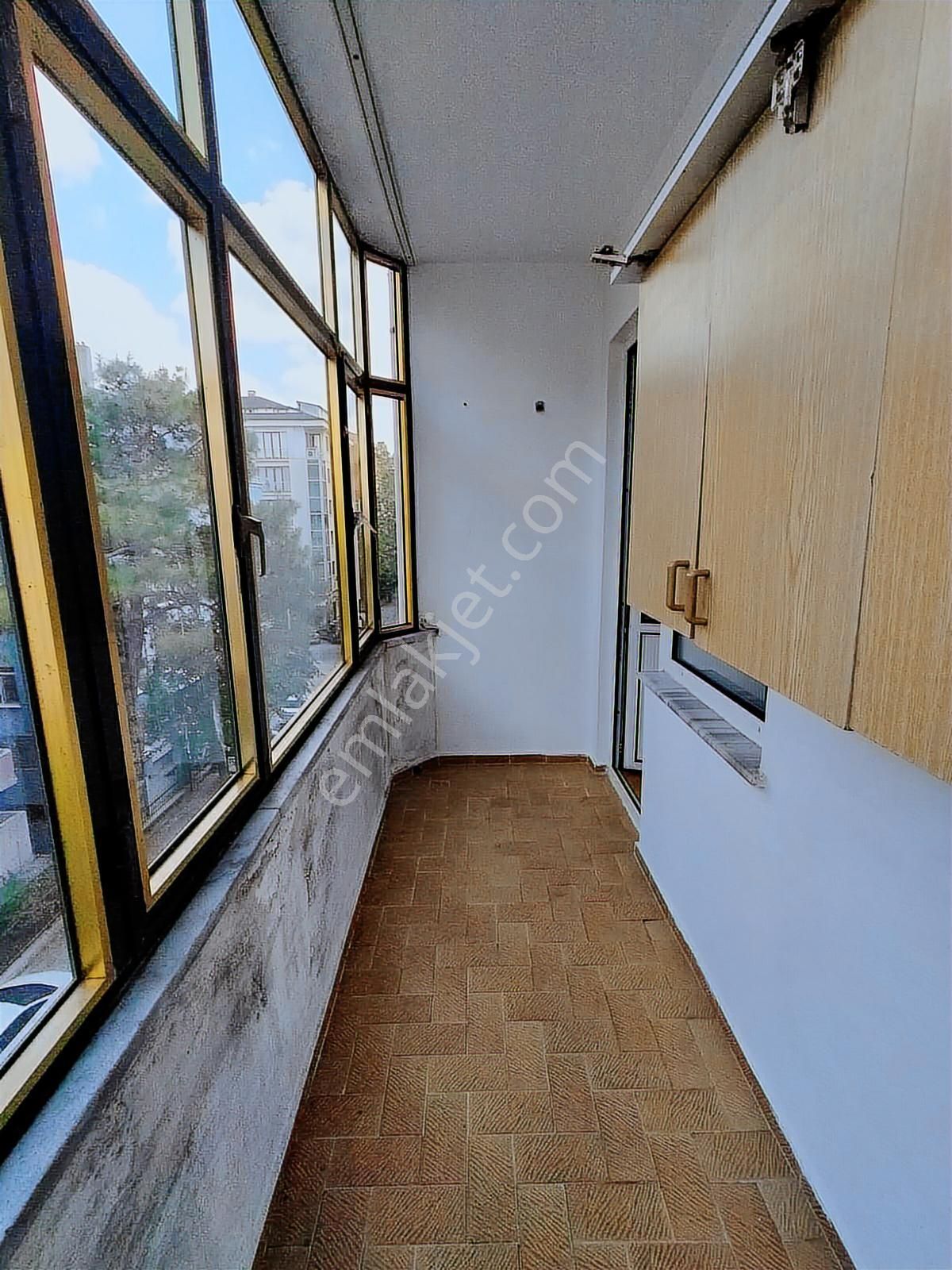 Kazımiye Mahallesinde 3+1 Geniş Kullanım Alanlı Kiralık Daire! - Görsel 11