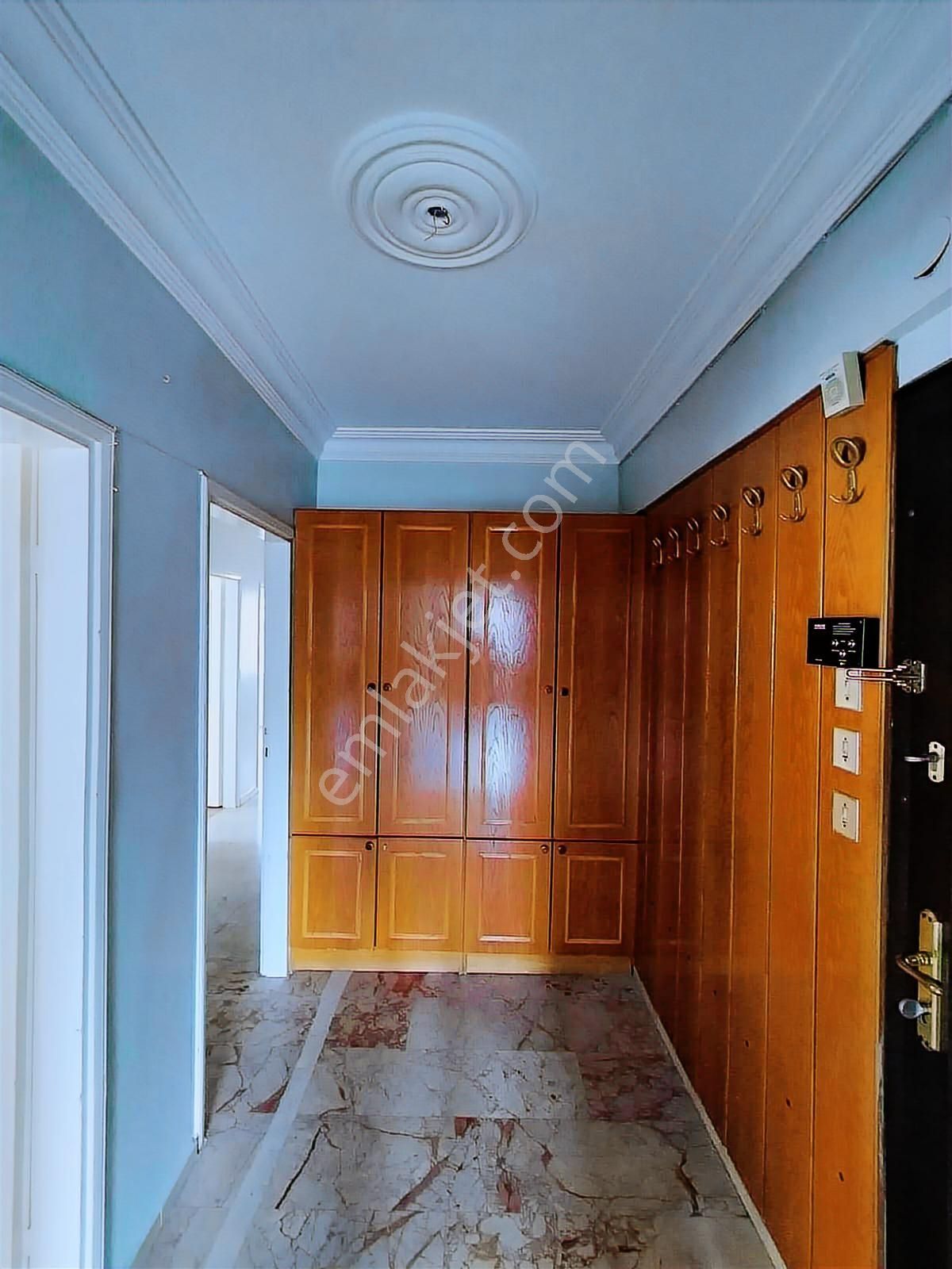 Kazımiye Mahallesinde 3+1 Geniş Kullanım Alanlı Kiralık Daire! - Görsel 3