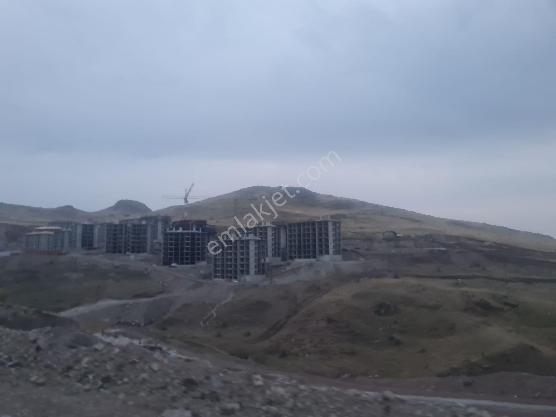 Mamak Nenekte Toki Projesine Üniversite Projesine Çok Yakın 253 Metre Hise