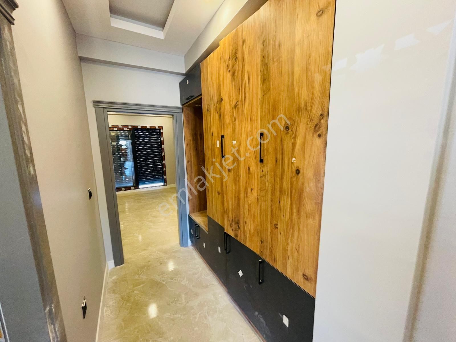 Kuşadası Otogar Arkası Çift Banyolu Satılık 2+1 Daire - Görsel 13